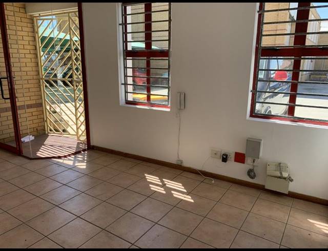 INDUSTRIAL PROPERTY TO RENT IN KILLARNEY GARDENS